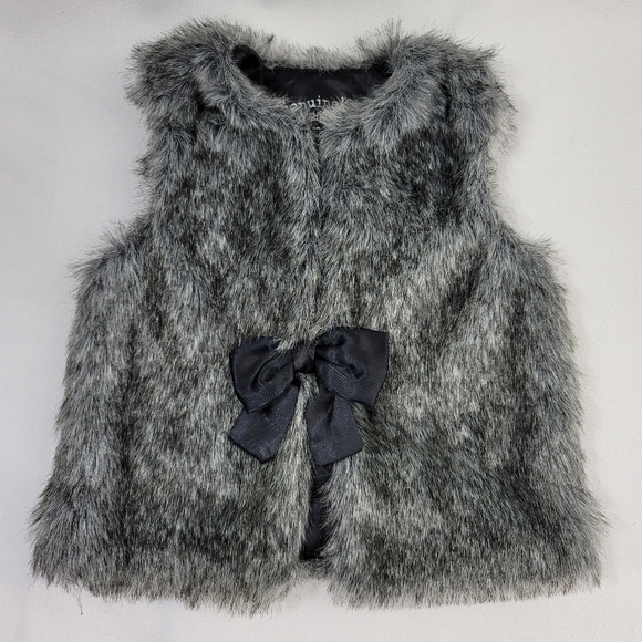 Oshkosh Faux Fur Vest With Bow Sz 2T - Picture 9 of 9